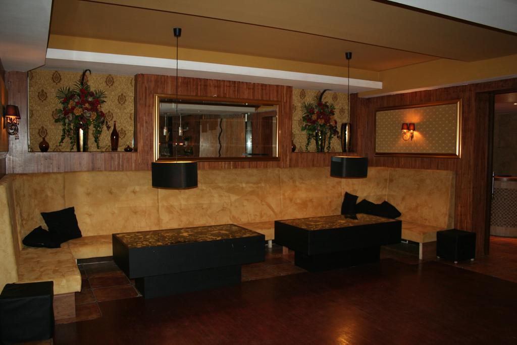 Hotel Tenishouse Маркі Екстер'єр фото
